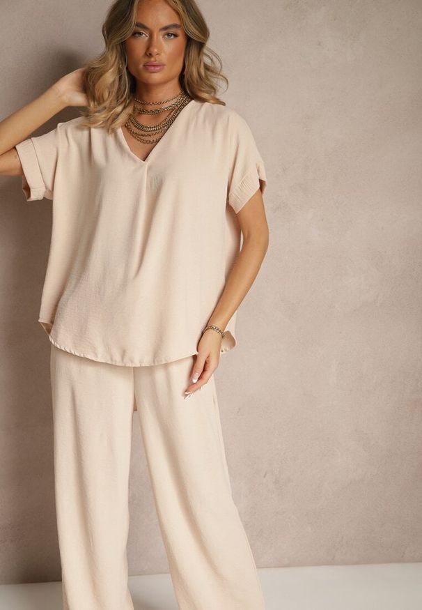 Renee - Jasnobeżowy Komplet Bluzka i Luźne Spodnie z Wiskozą i Kieszonkami Efraria. Kolor: beżowy. Materiał: wiskoza. Wzór: aplikacja