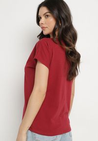 Born2be - Bordowy Bawełniany T-shirt z Trójkątnym Dekoltem Linarosea. Okazja: na co dzień. Kolor: czerwony. Materiał: bawełna. Styl: casual
