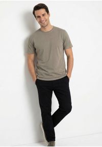 Męski T-Shirt -Brave Soul- Delikatny Efekt Sprania Tkaniny - Beż. Okazja: na co dzień. Kolor: wielokolorowy, brązowy, beżowy. Materiał: bawełna. Sezon: lato, wiosna. Styl: casual #2