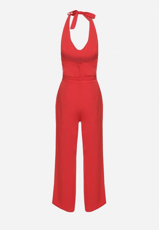 Born2be - Czerwony Taliowany Kombinezon z Paskiem Wiązaniem i Odkrytymi Plecami Malurea. Okazja: na imprezę, na co dzień. Kolor: czerwony. Materiał: jeans. Sezon: lato. Styl: casual