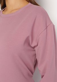 Born2be - Ciemnoróżowa Bawełniana Bluza z Długim Rękawem i Ozdobnym Wiązaniem Pinada. Kolor: różowy. Materiał: bawełna. Długość rękawa: długi rękaw. Długość: długie. Styl: elegancki