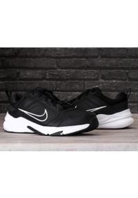 Buty męskie sportowe Nike Defyallday. Kolor: czarny, biały, wielokolorowy. Sport: fitness