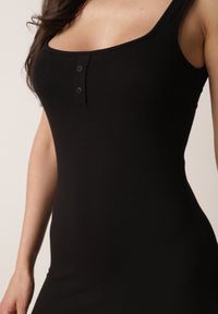 Born2be - Czarna Bawełniana Sukienka z Odkrytymi Plecami i Guzikami Ocerial. Okazja: do pracy, na co dzień. Kolor: czarny. Materiał: bawełna. Długość rękawa: na ramiączkach. Sezon: lato. Typ sukienki: proste. Styl: klasyczny, casual #5