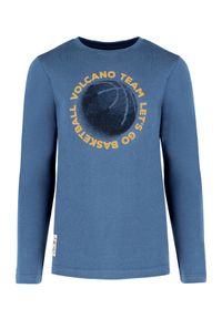 Volcano - Niebieska chłopięca koszulka z długim rękawem, z nadrukiem koszykówka L-BALL JUNIOR. Kolor: niebieski. Materiał: włókno, dresówka, materiał, bawełna. Długość rękawa: długi rękaw. Długość: długie. Wzór: nadruk. Styl: sportowy, klasyczny