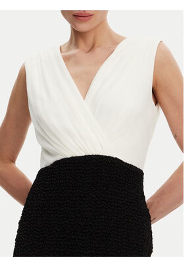 DKNY Sukienka koktajlowa DD4KWD80 Czarny Slim Fit. Kolor: czarny. Materiał: syntetyk. Styl: wizytowy