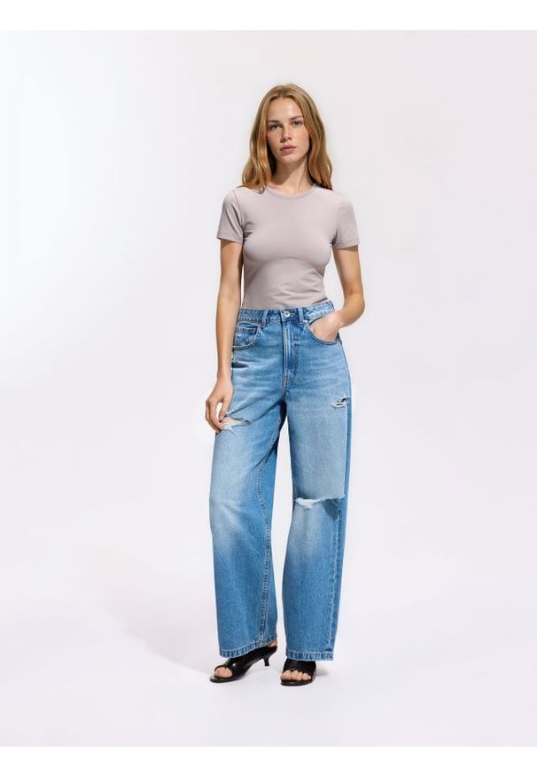 Reserved - T-shirt slim fit - beżowy. Kolor: beżowy. Materiał: dzianina. Wzór: gładki