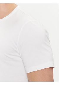 Guess T-Shirt M4GI26 J1314 Biały Slim Fit. Kolor: biały. Materiał: bawełna