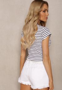 Renee - Biało-Czarny T-shirt z Bawełny z Krótkim Rękawem i Ozdobnym Wycięciem Relenna. Kolor: biały. Materiał: bawełna. Długość rękawa: krótki rękaw. Długość: krótkie. Sezon: lato #4