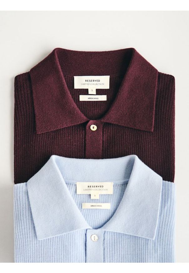 Reserved - Sweter z wełny merino - ciemnofioletowy. Kolor: fioletowy. Materiał: wełna