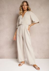 Renee - Beżowy Taliowany Kombinezon z Bawełny Góra w Formie Koszuli oraz Luźne Spodnie Namsorin. Kolor: beżowy. Materiał: bawełna. Długość rękawa: krótki rękaw. Długość: krótkie. Sezon: lato