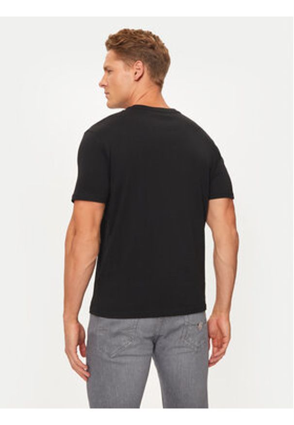 Schott NYC T-Shirt TSLOGO Czarny Regular Fit. Kolor: czarny. Materiał: bawełna