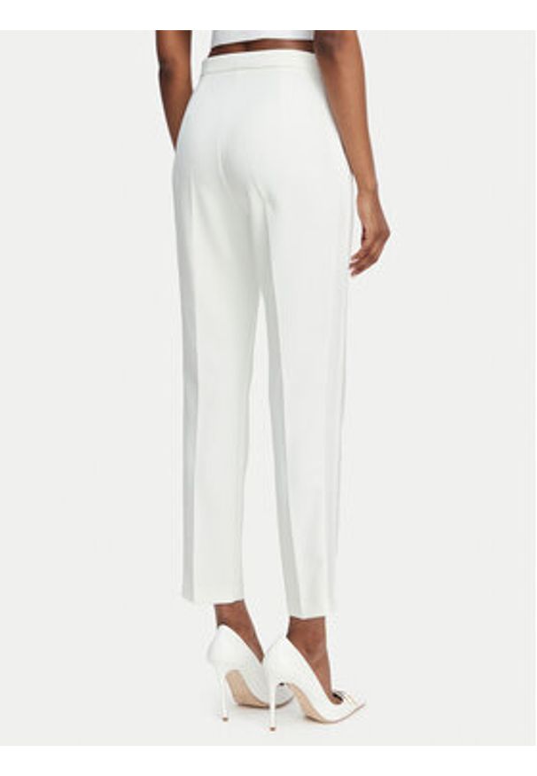Elisabetta Franchi Spodnie materiałowe PA-185-62E2-V270 Kremowy Slim Fit. Kolor: kremowy. Materiał: syntetyk