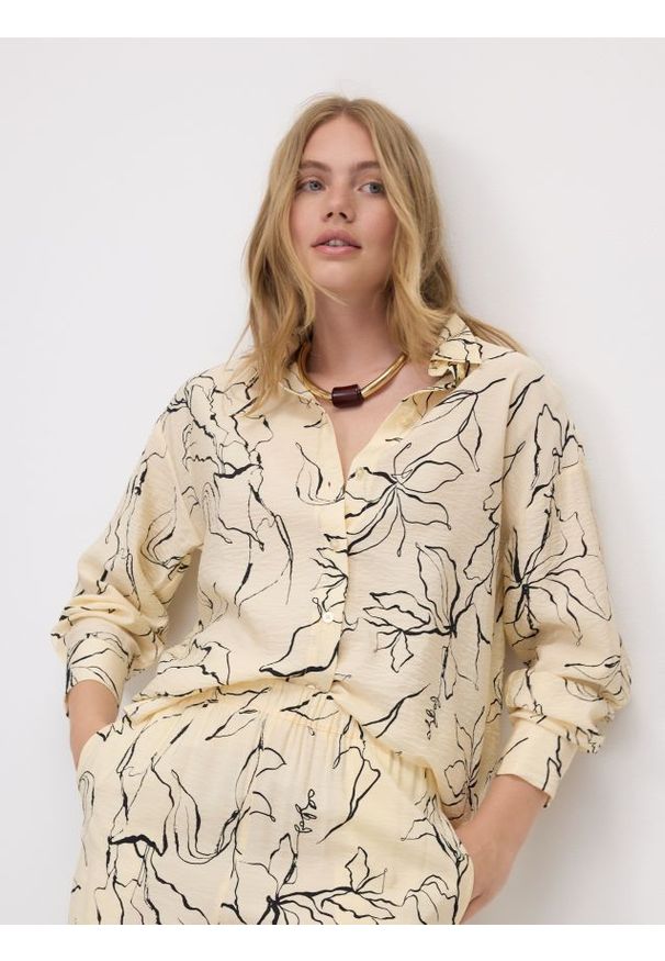 Reserved - Wzorzysta koszula z wiskozy - beżowy. Kolor: beżowy. Materiał: wiskoza