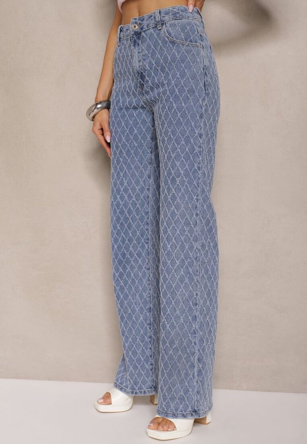 Renee - Niebieskie Jeansy z Bawełny High Waist o Szerokim Kroju w Romby Tuvielle. Okazja: na co dzień. Stan: podwyższony. Kolor: niebieski. Styl: casual