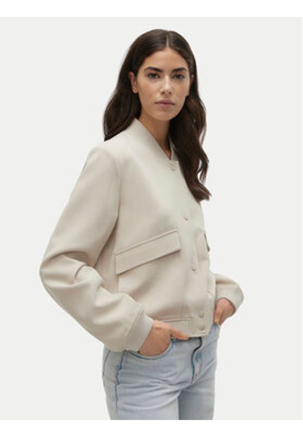 Vero Moda Kurtka bomber Amala 10307303 Beżowy Regular Fit. Kolor: beżowy. Materiał: syntetyk