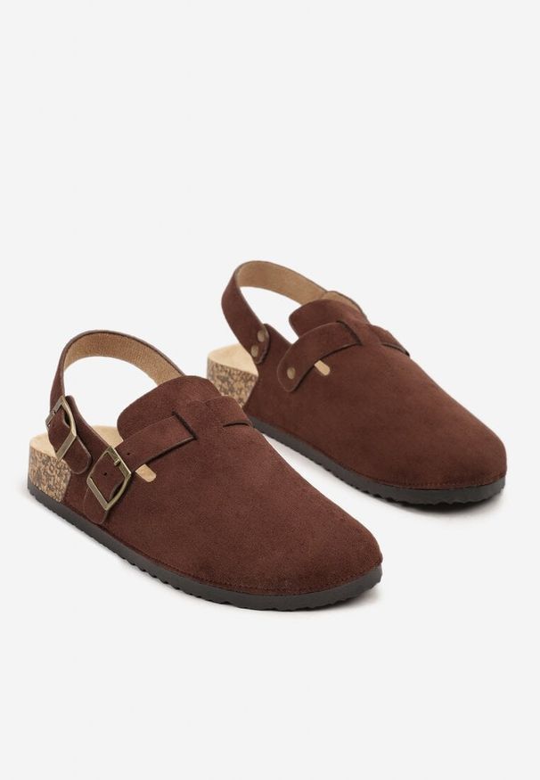 Renee - Brązowe Sandały na Korkowej Podeszwie z Paskami i Kwadratowymi Klamrami Acerrive. Okazja: na co dzień. Zapięcie: klamry. Kolor: brązowy. Styl: elegancki, casual, klasyczny