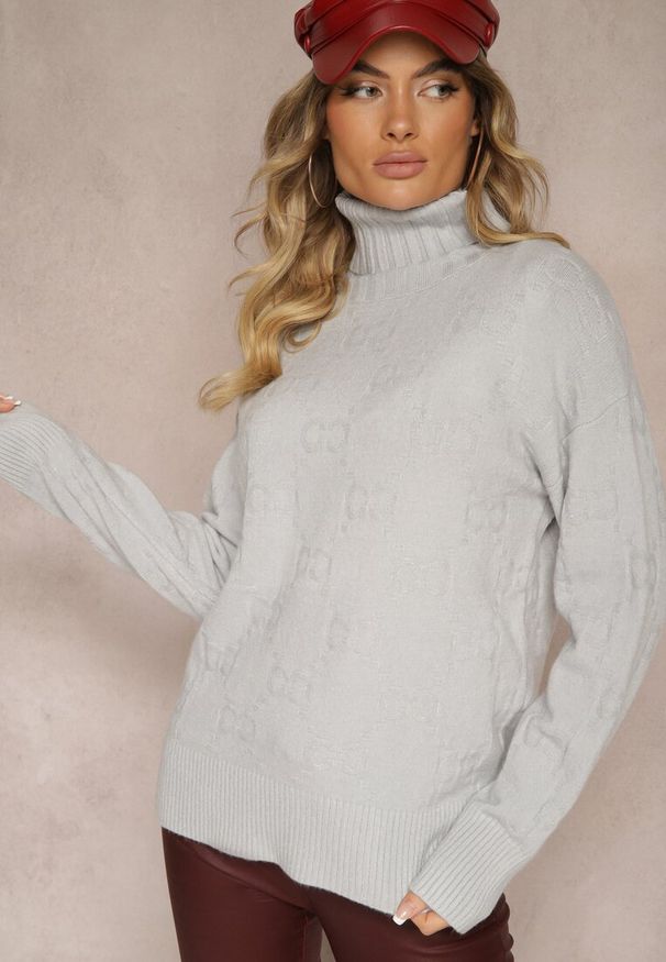 Renee - Szary Golf o Klasycznym Kroju Savelle. Okazja: na co dzień. Typ kołnierza: golf. Kolor: szary. Materiał: jeans. Długość rękawa: długi rękaw. Długość: długie. Styl: klasyczny