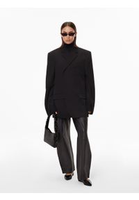 Kazar - Czarna skórzana torebka baguette z falbanką. Kolor: czarny. Wzór: aplikacja. Materiał: skórzane. Rodzaj torebki: na ramię #7