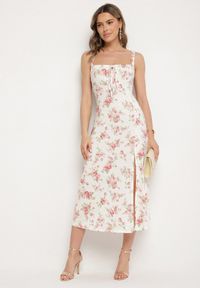 Born2be - Beżowo-Różowa Taliowana Sukienka w Kwiaty Ozdobiona Wiązaniem Firavire. Okazja: na co dzień. Kolor: różowy. Wzór: aplikacja, kwiaty. Sezon: wiosna, lato. Typ sukienki: sportowe. Styl: casual, sportowy #7