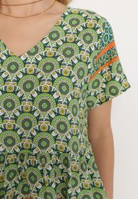 Born2be - Zielony Letni Komplet z Wiskozy w Mozaikowy Wzór Bluzka i Szerokie Spodnie Latasha. Kolor: zielony. Materiał: wiskoza