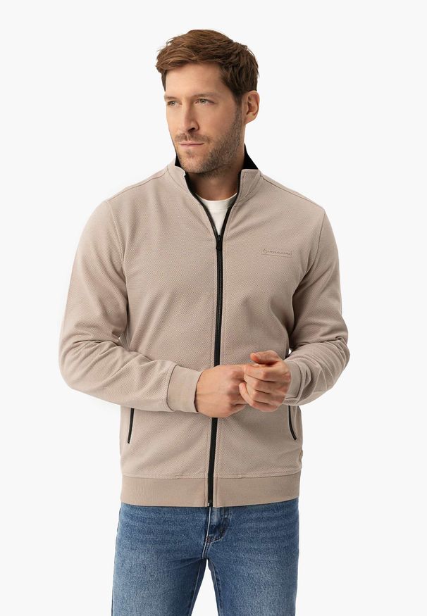 Volcano - Bluza ze stójką B-MONTERO. Okazja: na co dzień, do pracy, na spotkanie biznesowe. Typ kołnierza: kołnierzyk stójkowy. Kolor: beżowy. Materiał: dzianina, bawełna, materiał. Styl: biznesowy, casual, sportowy