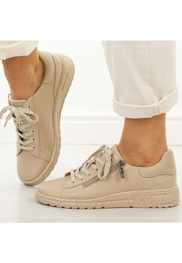 POTOCKI - Beżowe skórzane półbuty damskie Potocki 19402. Okazja: na co dzień. Zapięcie: sznurówki. Kolor: beżowy. Materiał: skóra. Szerokość cholewki: normalna. Sezon: wiosna, jesień, lato. Styl: casual, elegancki, klasyczny