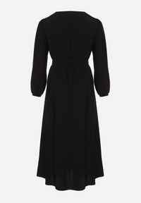 Born2be - Czarna Rozkloszowana Sukienka z Marszczeniem i Gumką w Pasie Fedorna. Okazja: na co dzień. Kolekcja: plus size. Kolor: czarny. Typ sukienki: dla puszystych. Styl: casual, elegancki #4