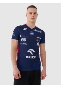 4f - Koszulka meczowa replika wyjazdowa z sezonu 2024/25 męska 4F x Zaksa Kędzierzyn Koźle - multikolor. Typ kołnierza: dekolt w serek. Kolor: wielokolorowy. Materiał: syntetyk, włókno, dzianina, materiał. Wzór: gładki, nadruk, ze splotem. Styl: sportowy, klasyczny