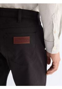 Wrangler - MĘSKIE SPODNIE WRANGLER GREENSBORO CAVIAR 112378466 #4