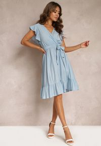 Renee - Niebieska Rozkloszowana Sukienka z Gumką w Pasie i Kopertowym Dekoltem Araunya. Kolor: niebieski. Materiał: materiał. Wzór: aplikacja. Typ sukienki: kopertowe #5
