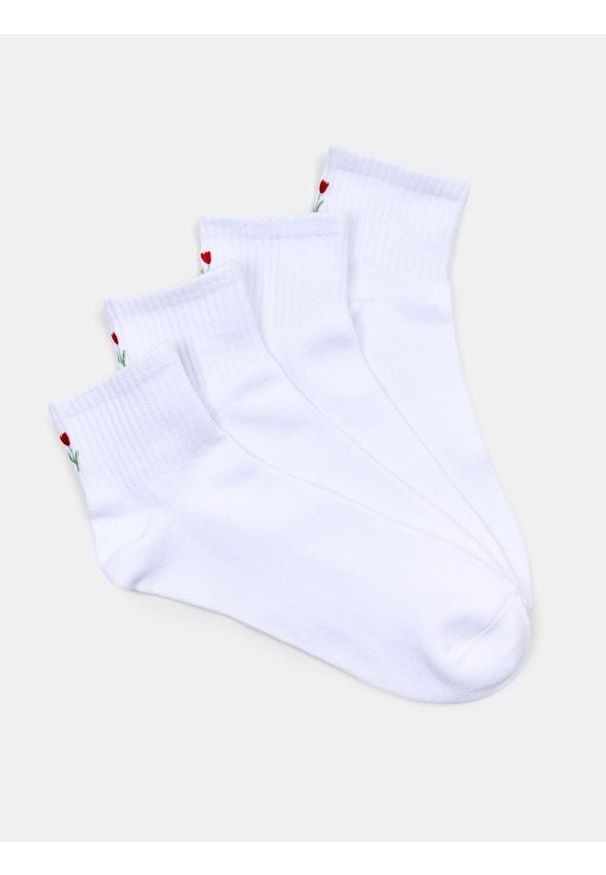 Sinsay - Prążkowane skarpetki 4 pack - biały. Kolor: biały. Materiał: prążkowany