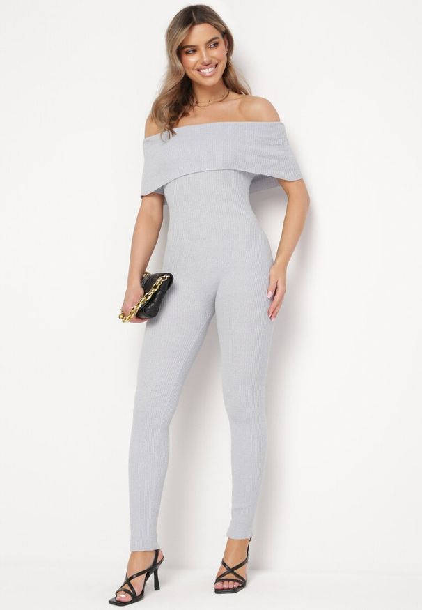 Born2be - Szary Elastyczny Kombinezon Dopasowany z Hiszpańskim Dekoltem Necta. Okazja: na imprezę. Kolor: szary