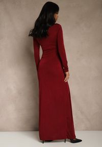 Renee - Bordowa Marszczona Sukienka Koktajlowa Zdobiona Aplikacją w Talii Siweda. Kolor: czerwony. Materiał: futro, lakier. Wzór: aplikacja. Styl: wizytowy #2