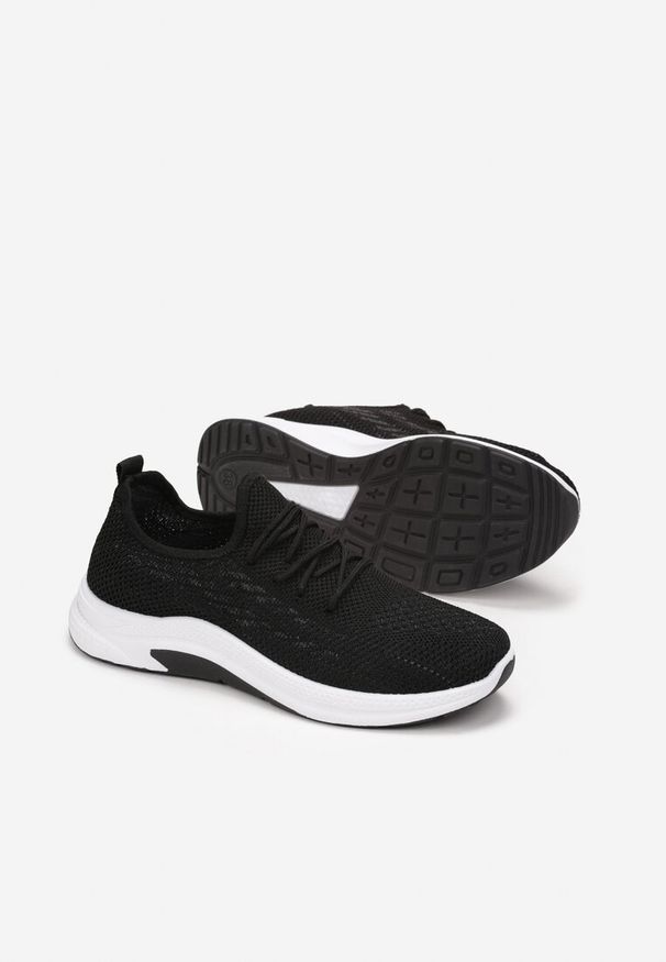 Born2be - Czarne Buty Sportowe Salmerus. Wysokość cholewki: przed kostkę. Nosek buta: okrągły. Kolor: czarny. Materiał: materiał. Szerokość cholewki: normalna. Wzór: aplikacja