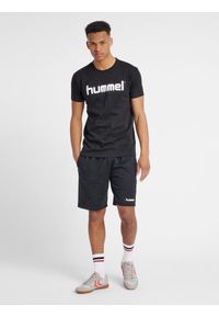 Koszulka sportowa z krótkim rękawem męska Hummel Cotton Logo. Kolor: czarny. Długość rękawa: krótki rękaw. Długość: krótkie. Sport: piłka nożna