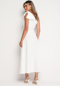 Born2be - Biała Koktajlowa Asymetryczna Sukienka z Kokardą na Ramieniu Vimarellia. Okazja: na imprezę. Typ kołnierza: kokarda. Kolor: biały. Typ sukienki: asymetryczne. Styl: wizytowy #5