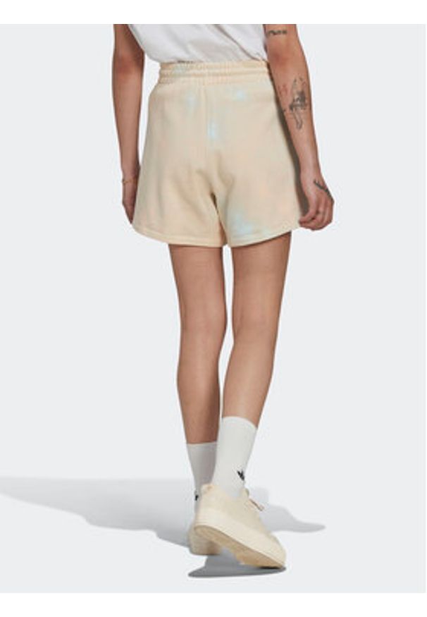 Adidas - adidas Szorty sportowe HL6610 Beżowy Relaxed Fit. Kolor: beżowy. Materiał: bawełna