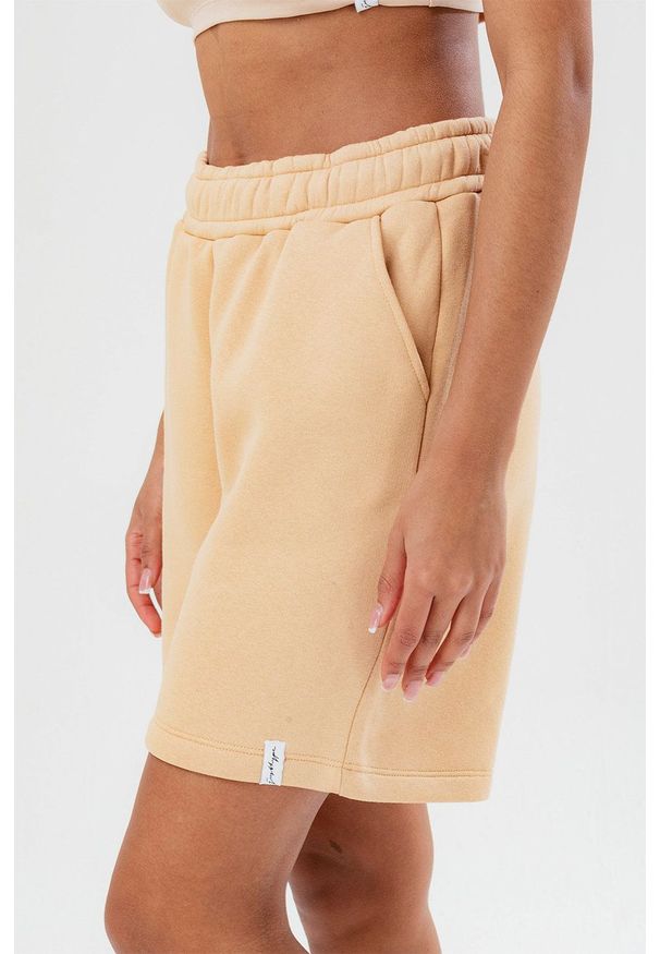 Hype szorty damskie kolor różowy gładkie high waist. Stan: podwyższony. Kolor: różowy. Wzór: gładki