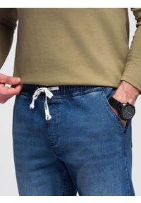 Ombre Clothing - Męskie spodnie JOGGERY jeansowe z efektem sprania - niebieskie V2 - Rozmiar: XL. Okazja: na co dzień. Kolor: niebieski. Materiał: jeans. Wzór: aplikacja. Styl: casual, elegancki #4