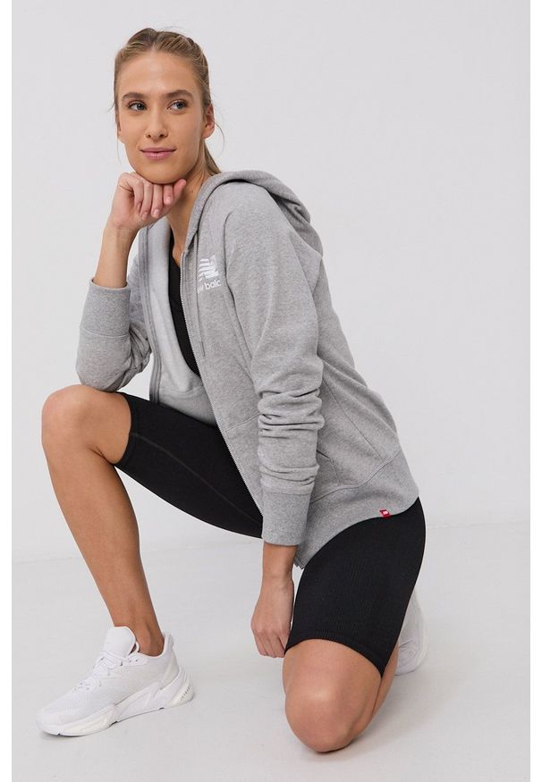 New Balance - Bluza. Typ kołnierza: kaptur. Kolor: szary. Materiał: dzianina