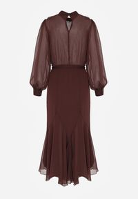 Born2be - Brązowa Elegancka Sukienka z Bufiastymi Rękawami i Koronkowymi Falbankami Sewlina. Okazja: na co dzień, do pracy. Typ kołnierza: kołnierz z falbankami. Kolor: brązowy. Materiał: koronka. Styl: elegancki #2