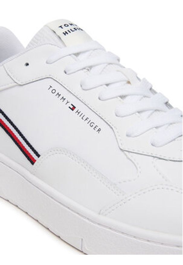 TOMMY HILFIGER - Tommy Hilfiger Sneakersy Th Basket Core Stripes FM0FM05631 Biały. Kolor: biały. Materiał: skóra