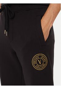 Versace Jeans Couture Spodnie dresowe 76GAAT02 Czarny Regular Fit. Kolor: czarny. Materiał: bawełna