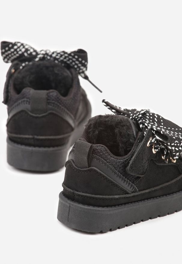 Born2be - Czarne Śniegowce Sneakersy z Ozdobnym Sznurowaniem Ocieplane Futerkiem Nalinia. Okazja: na uczelnię, na co dzień. Zapięcie: rzepy. Kolor: czarny. Materiał: futro. Styl: elegancki, casual