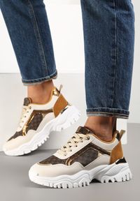 Renee - Biało-Brązowe Sneakersy na Grubej Podeszwie Itra. Kolor: biały. Materiał: materiał, skóra ekologiczna. Szerokość cholewki: normalna. Wzór: nadruk, aplikacja #2