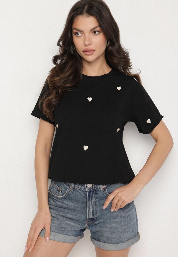 Born2be - Czarny T-shirt z Bawełny w Serca Kolavelle. Okazja: na spacer, na co dzień. Kolor: czarny. Materiał: bawełna. Styl: casual, klasyczny