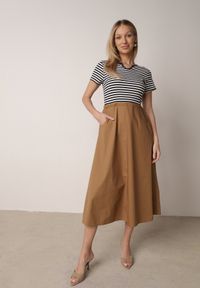 Born2be - Niebieska Rozkloszowana Sukienka z Bawełny Imitująca Bluzkę w Paski i Spódnicę Chathusa. Okazja: na co dzień. Kolor: niebieski. Materiał: bawełna. Wzór: paski. Typ sukienki: proste. Styl: retro, klasyczny, casual #1