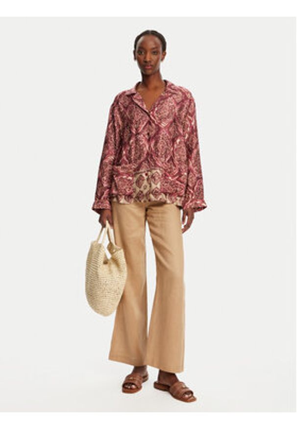 ViCOLO Koszula TD0378 Bordowy Relaxed Fit. Kolor: czerwony. Materiał: wiskoza