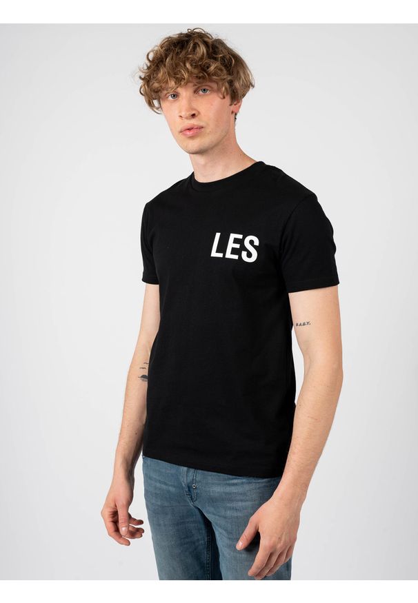 Les Hommes T-shirt | LF224301-0700-9001 | Grafic Print | Mężczyzna | Czarny. Okazja: na co dzień. Kolor: czarny. Materiał: bawełna. Wzór: nadruk. Styl: casual
