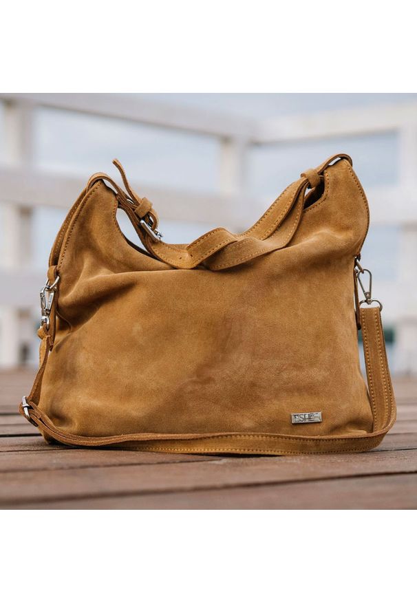 Worek SHE skóra import zamsz camel. Materiał: skórzane. Styl: casual